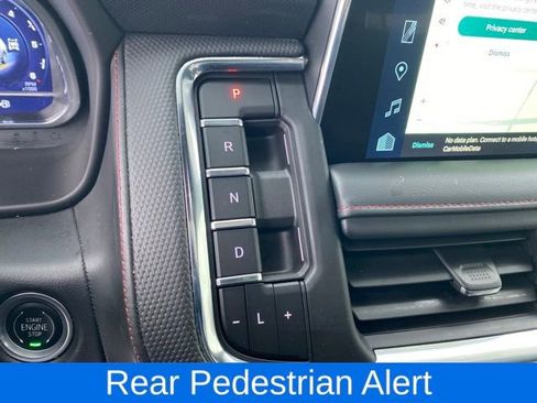 Used 2022 Chevrolet Suburban RST w/ Luxury Package image 13