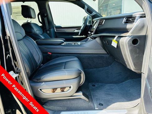 New 2024 Jeep Grand Wagoneer L 4WD w/ Convenience Group III image 40