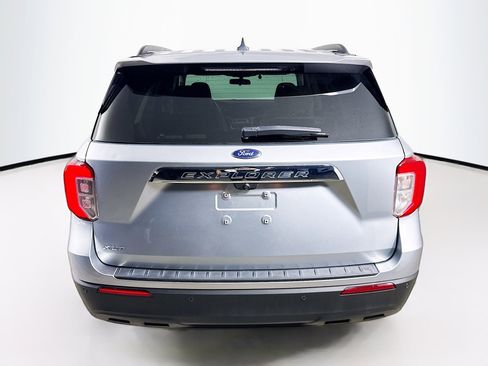 Used 2022 Ford Explorer XLT image 30