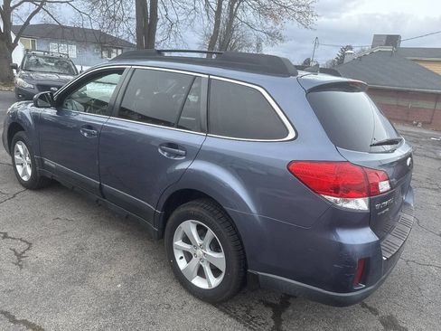 Used 2014 Subaru Outback 2.5i Premium image 11