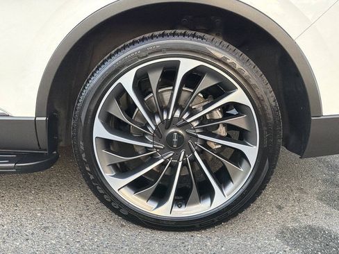 Used 2021 Lincoln Aviator Reserve w/ Equipment Group 201A AWD/4WD image 4
