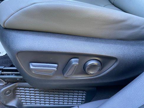 Used 2023 Toyota Sienna XLE image 26