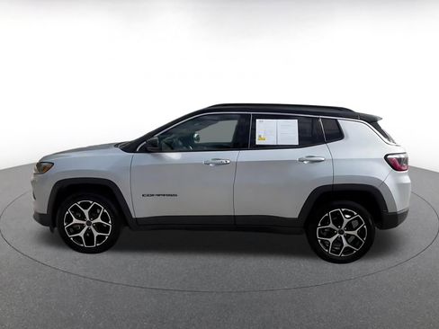 Used 2025 Jeep Compass Limited AWD/4WD image 9