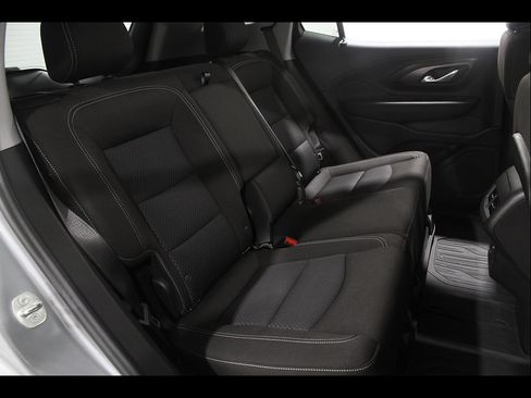 Used 2023 GMC Terrain SLE w/ Driver Convenience Package FWD image 18