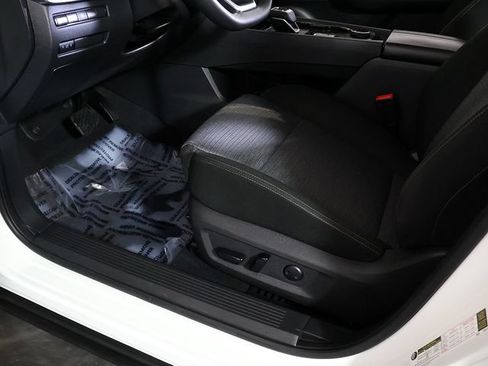 Used 2023 Nissan Rogue SV AWD/4WD image 23
