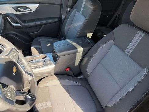 Used 2025 Chevrolet Blazer LT image 36