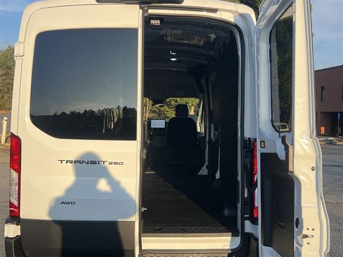 New 2026 Ford Transit 250 148 Medium Roof Extended AWD w/ Load Area Protection Package image 15