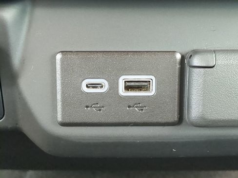 Used 2024 Chevrolet Silverado 2500 Custom w/ Custom Value Package image 22