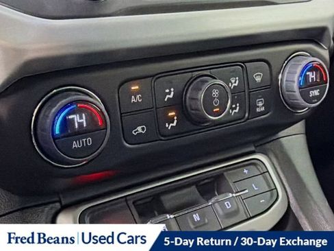 Used 2023 GMC Acadia SLT w/ Technology Package AWD/4WD image 23