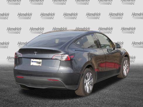 Used 2024 Tesla Model Y Long Range image 9