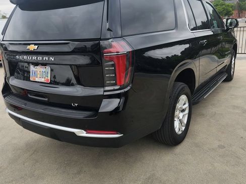 Used 2025 Chevrolet Suburban LT AWD/4WD image 6
