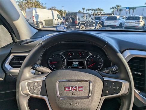 Used 2018 GMC Acadia SLT image 29