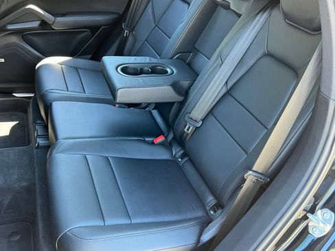 Certified 2025 Porsche Cayenne E-Hybrid AWD/4WD image 16
