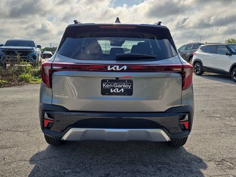New 2026 Kia Seltos S FWD image 7
