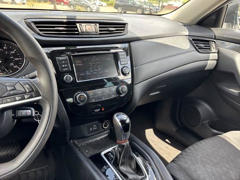 Used 2018 Nissan Rogue S FWD image 27