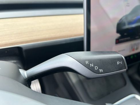 Used 2022 Tesla Model Y Performance AWD/4WD image 19