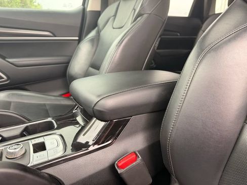 Certified 2024 Kia Telluride S w/ S Sunroof Package FWD image 22