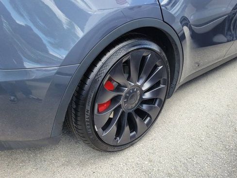 Used 2023 Tesla Model Y Performance AWD/4WD image 6