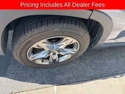 Used 2017 Toyota Highlander Limited Platinum FWD image 14