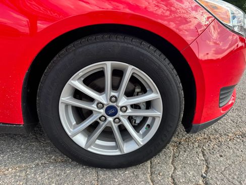 Used 2017 Ford Focus SE FWD image 10