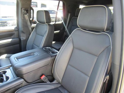 Used 2024 Chevrolet Tahoe Premier AWD/4WD image 15