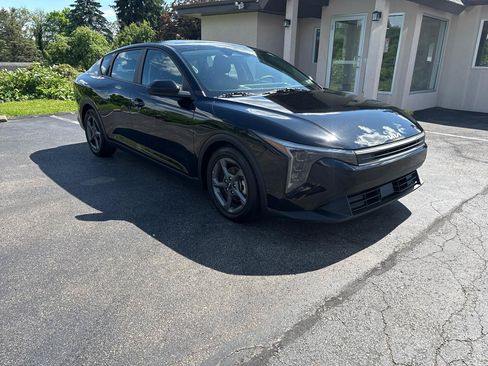 Used 2025 Kia K4 FWD image 3