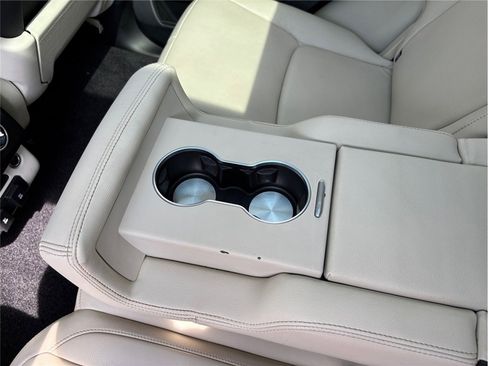 Used 2018 Land Rover Range Rover image 43