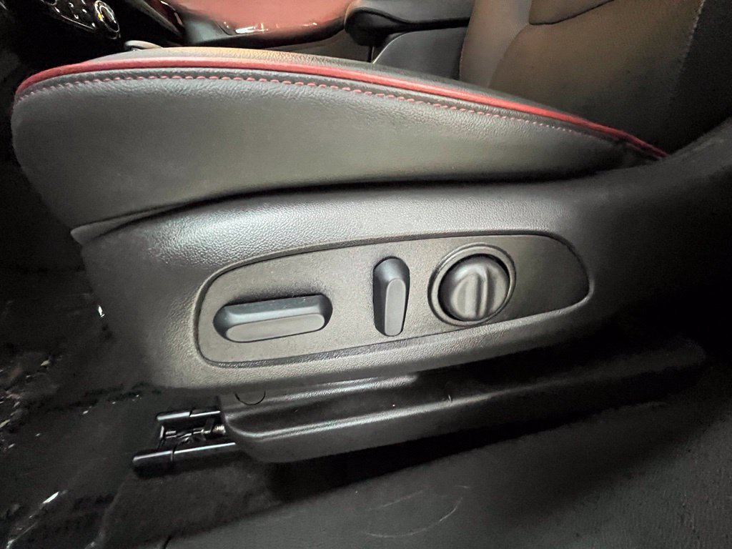 Used 2025 Chevrolet TrailBlazer RS AWD/4WD image 32