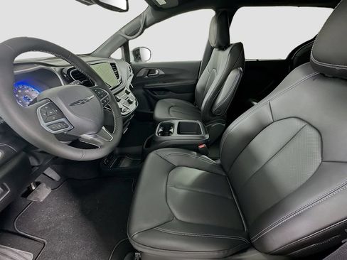 New 2026 Chrysler Pacifica Select FWD image 14