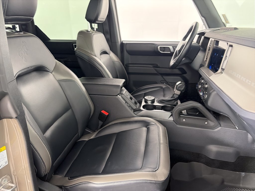 Certified 2025 Ford Bronco Outer Banks w/ Sasquatch Package AWD/4WD image 33