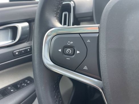 Certified 2023 Volvo XC40 B5 Plus w/ Protection Package Premier image 40