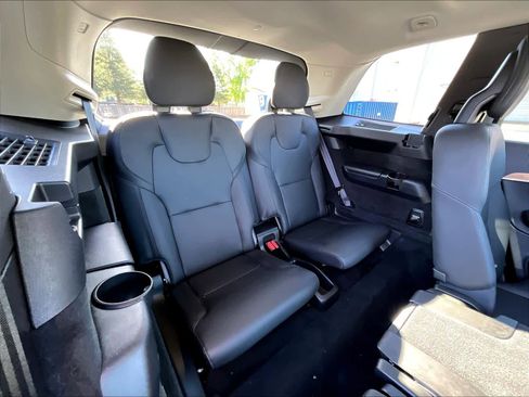 Used 2025 Volvo XC90 T8 Plus w/ Protection Package Premier AWD/4WD image 30