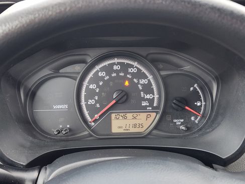 Used 2016 Toyota Yaris L image 19