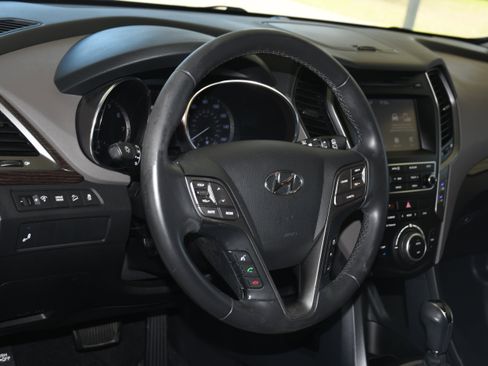 Used 2017 Hyundai Santa Fe Sport image 8
