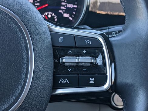 Certified 2024 Kia Carnival EX image 16