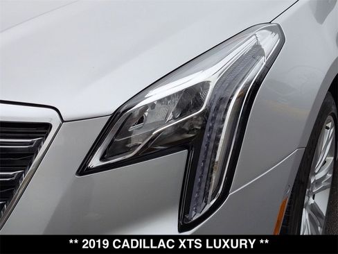 Used 2019 Cadillac XTS Luxury image 18