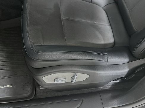 Used 2018 Porsche Macan image 9