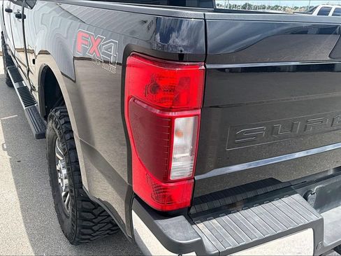 Used 2020 Ford F250 Lariat w/ FX4 Off-Road Package AWD/4WD image 32