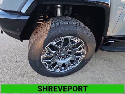 New 2025 GMC Hummer EV 3X image 4