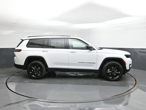 New 2025 Jeep Grand Cherokee L Limited w/ Black Appearance Package image 26