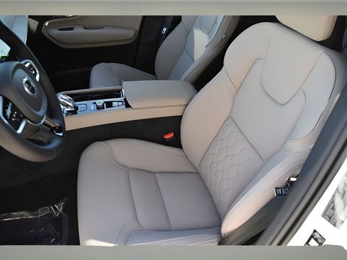 New 2026 Volvo XC90 B6 Plus w/ Protection Package Premier image 12