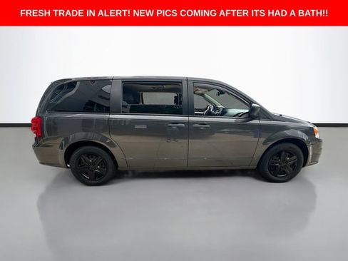 Used 2019 Dodge Grand Caravan SE w/ UConnect Hands-Free Group FWD image 5