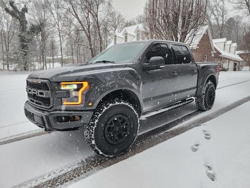 Used 2018 Ford F150 Raptor w/ Equipment Group 802A Luxury image 8