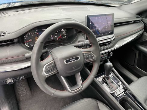 Used 2024 Jeep Compass Trailhawk AWD/4WD image 12
