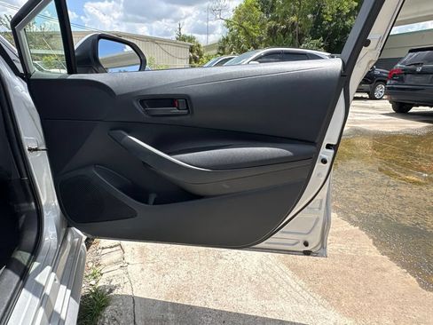 Used 2022 Toyota Corolla LE FWD image 17