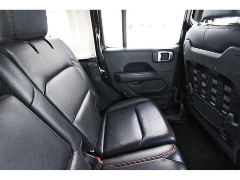 Used 2018 Jeep Wrangler Unlimited Rubicon AWD/4WD image 12