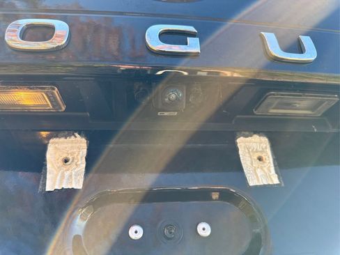 Used 2021 Nissan Rogue SV image 15