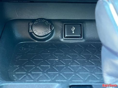Certified 2020 Toyota RAV4 XLE Premium FWD image 26