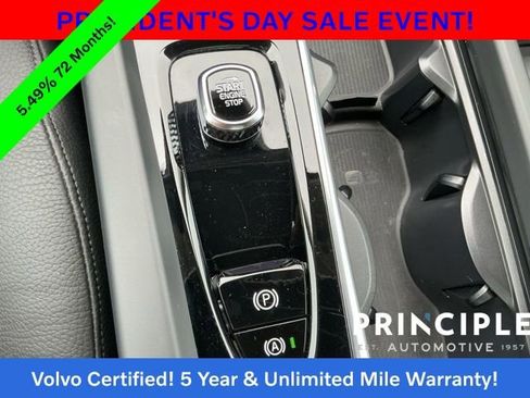 Certified 2025 Volvo V60 B5 Cross Country Plus image 18