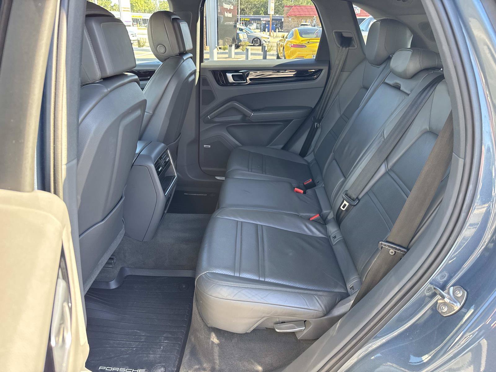 Used 2019 Porsche Cayenne AWD/4WD image 14